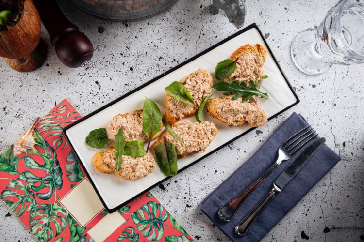 Бутерброды с тунцом и оливками