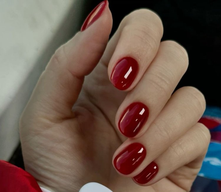 Витражное покрытие на ногтях