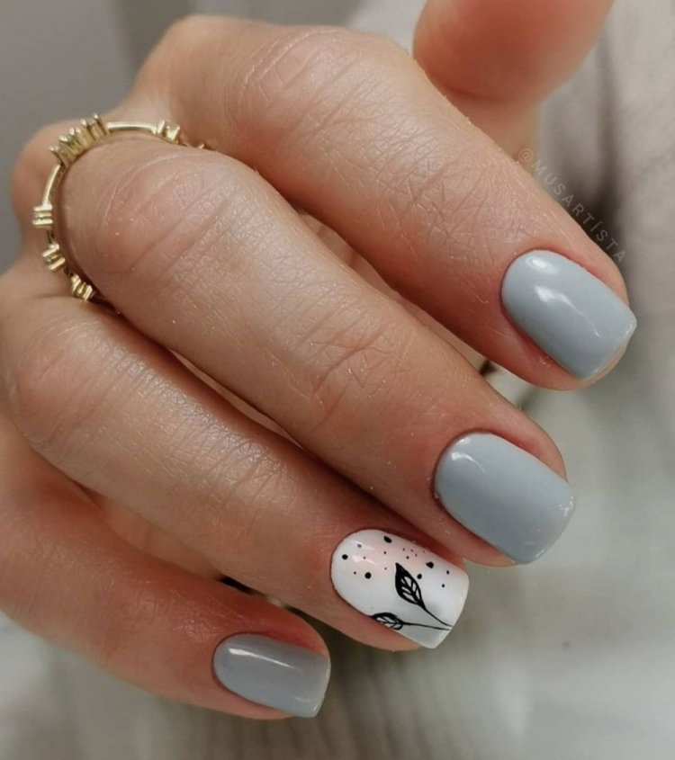 Маникюр с акцентом на одном пальце