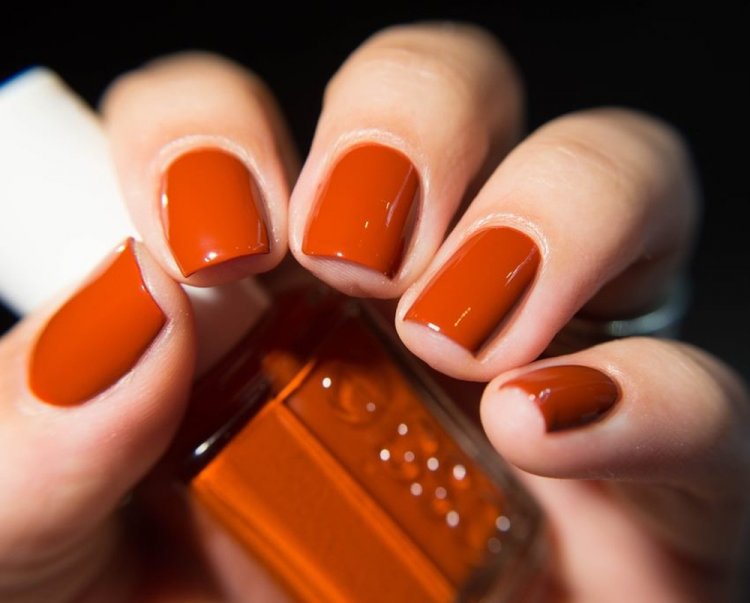 Рыжий маникюр