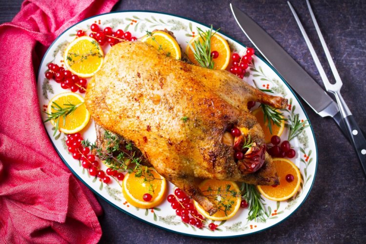 Гусь с апельсинами в духовке