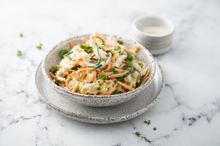 Овощной салат с яблоками