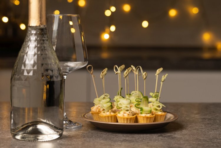 Тарталетки с рикоттой и огурцом