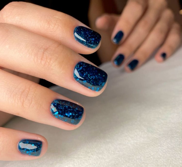 Синий с искрами