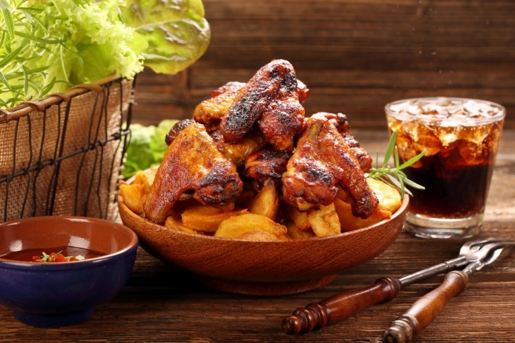 Куриные крылышки с картошкой в аэрогриле