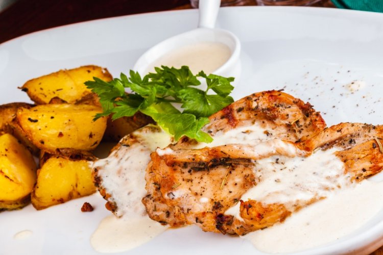 Индейка с картофелем в аэрогриле