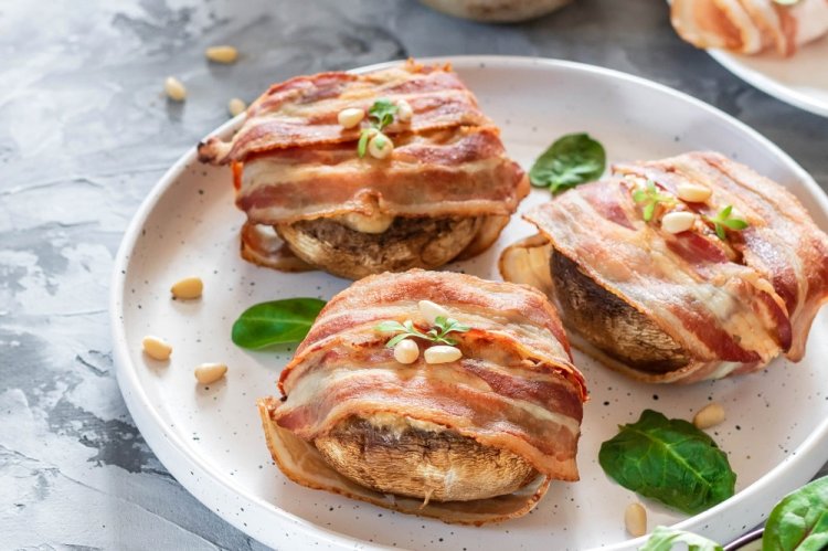 Фаршированные шампиньоны с беконом в аэрогриле