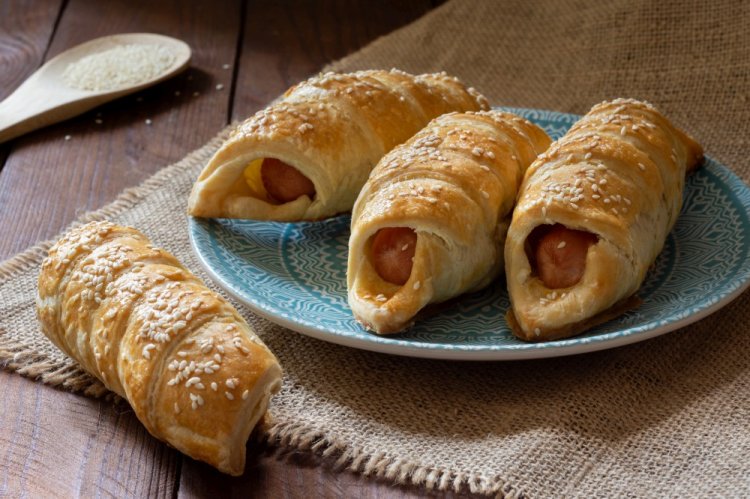 Сосиски с сыром в тесте в аэрогриле