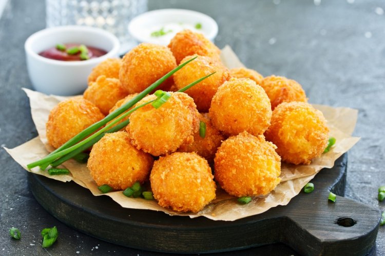 Шарики из цветной капусты и сыра в аэрогриле