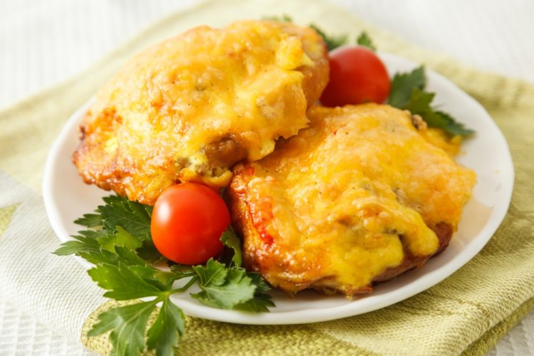 Свинина по-французски с картофелем в мультиварке