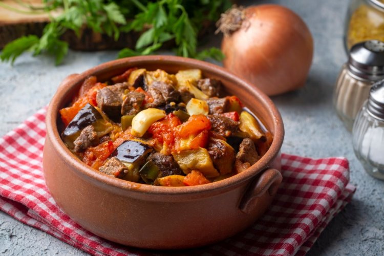 Свинина с овощами в мультиварке