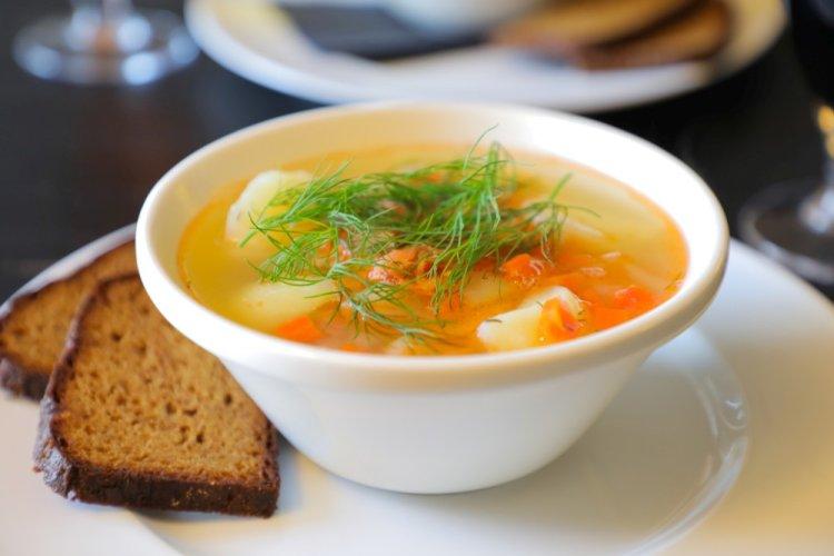 Уха из кеты с рисом