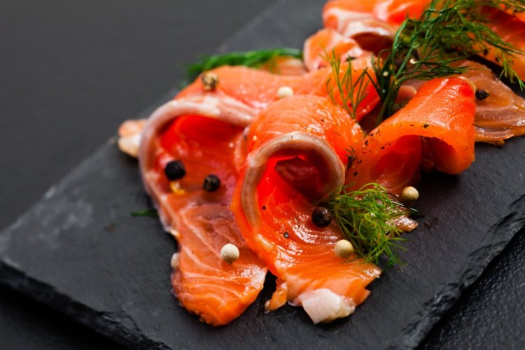 Гравлакс из форели с острым перцем