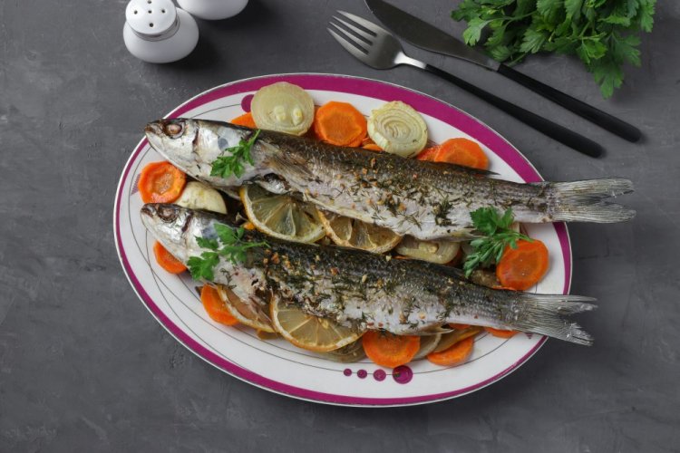 Кефаль с розмарином и чесноком в аэрогриле