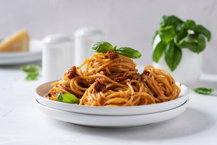 Быстрая паста с вялеными томатами