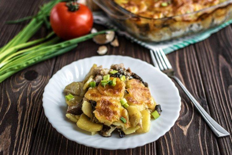 Запеканка с фаршем и грибами в аэрогриле
