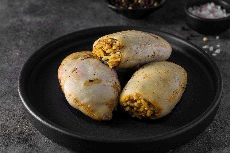 Фаршированные кальмары с рисом и грибами