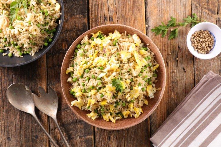 Жареный рис с яйцом