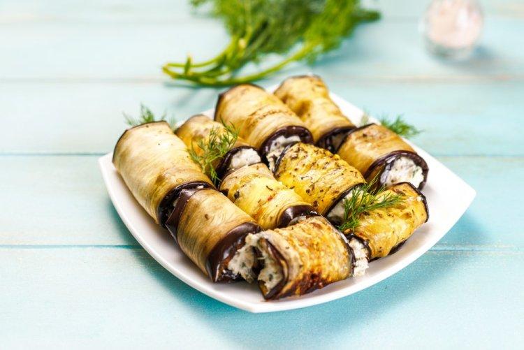 Рулетики из баклажанов с грибами