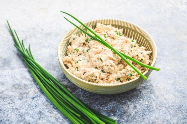 Намазка из тунца с яйцами и майонезом