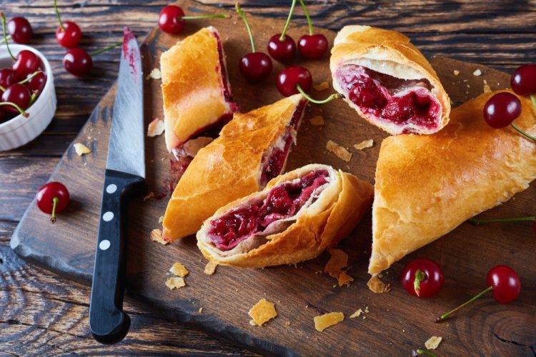 Вишневый штрудель из теста фило