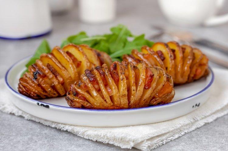 Картошка-гармошка с салом в духовке