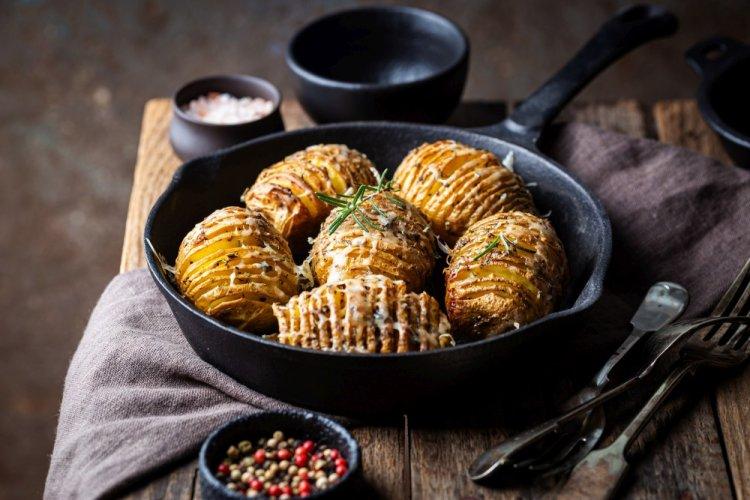 Картошка-гармошка с фетой и оливками