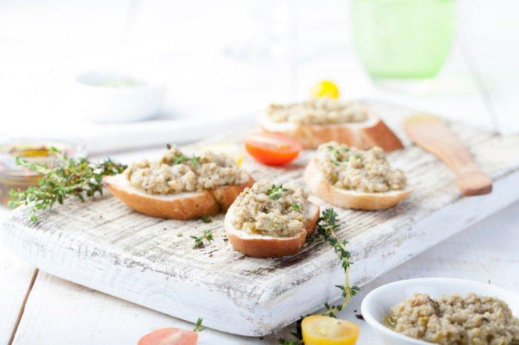 Намазка из плавленого сыра с оливками