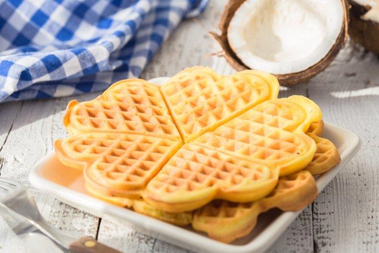 Протеиновые вафли с кокосовой мукой и греческим йогуртом