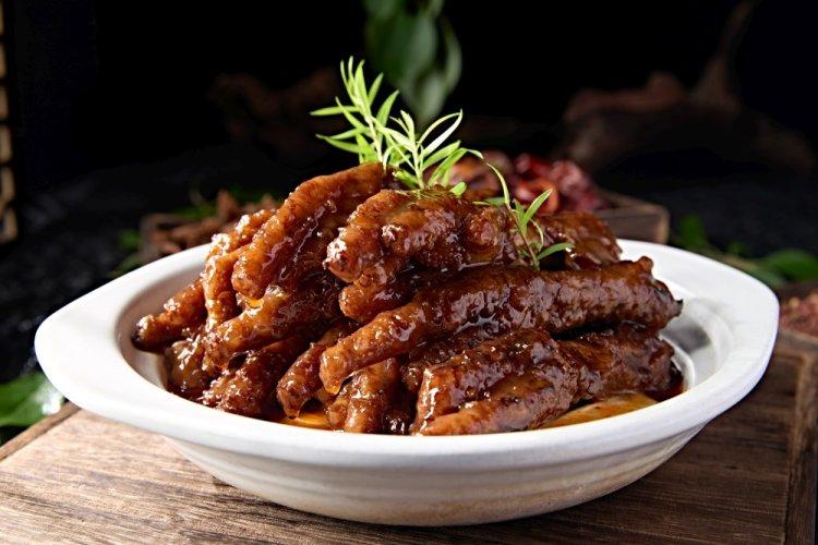 Маринованные куриные лапки с чесноком