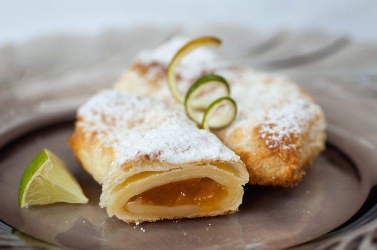 Быстрый пирог из теста фило с вареньем