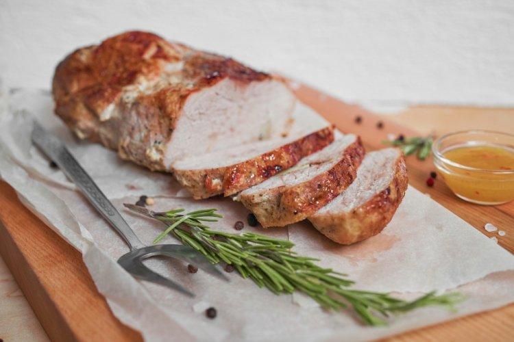 Свиная вырезка, запеченная в фольге в аэрогриле