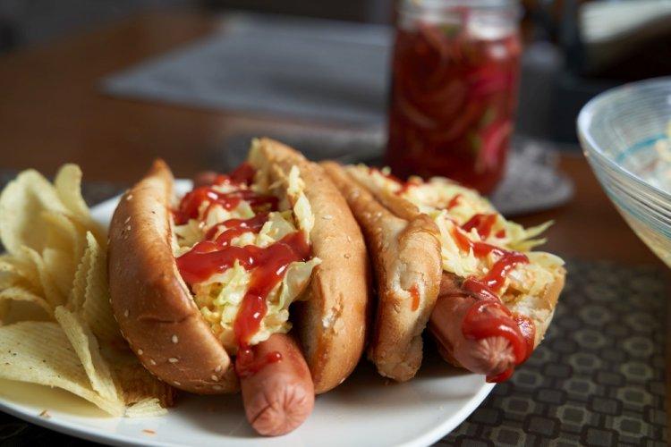 Хот-доги с капустой и корейской морковью в аэрогриле