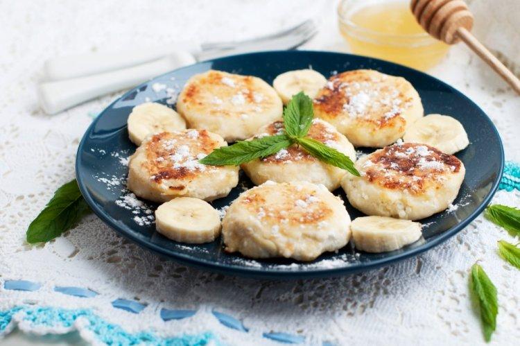 Диетические сырники с бананом