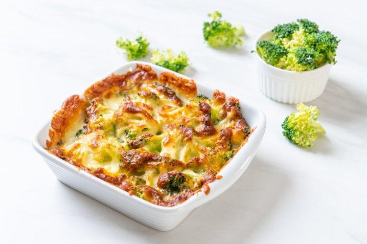 Запеканка из брокколи с курицей в духовке