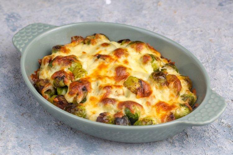 Запеканка из брокколи и брюссельской капусты в духовке