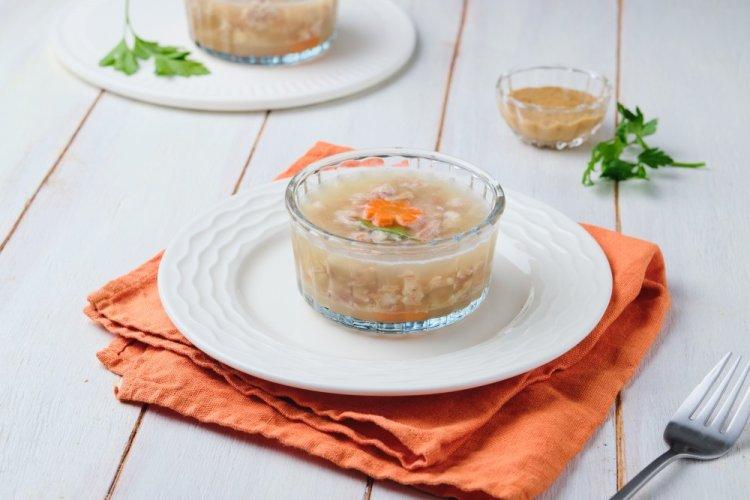 Классический холодец из куриных лапок