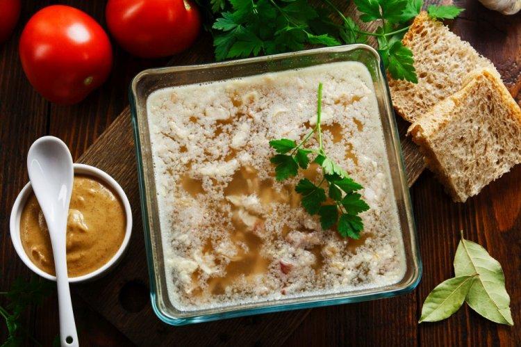 Холодец из куриных лапок и бедрышек