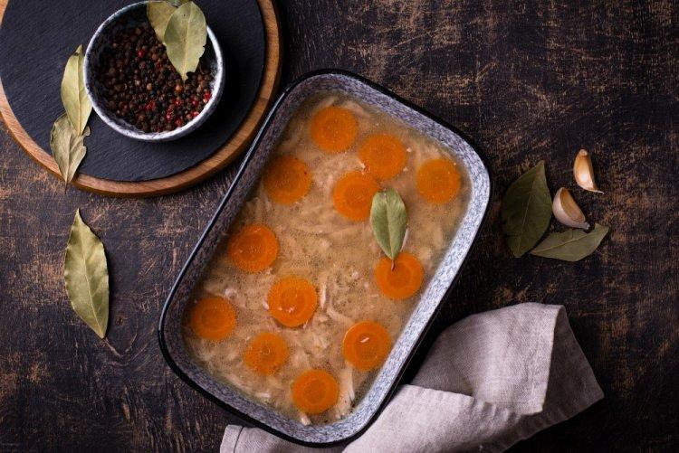 Холодец из куриных лапок и филе