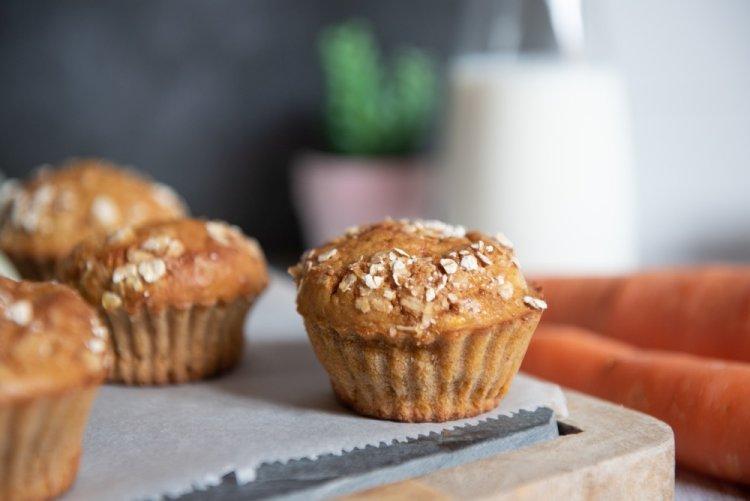 Овсяные маффины с морковью и грецкими орехами