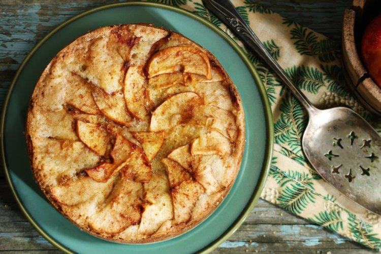 Шарлотка с яблоками для диабетиков