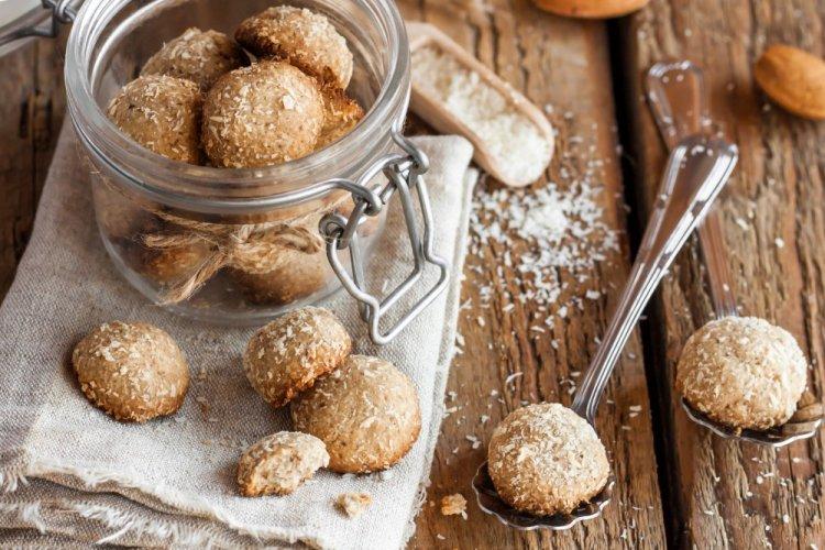 Постное печенье с кокосовой стружкой
