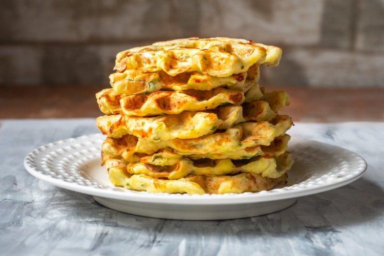 Венские вафли с сыром и зеленью в мультипекаре