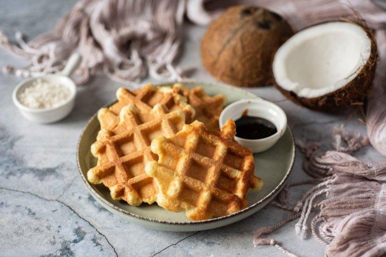 Кокосовые венские вафли в мультипекаре