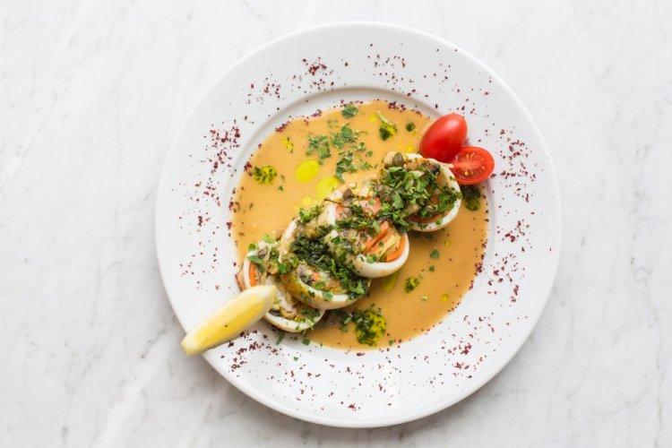 Фаршированные кальмары в сливочном соусе