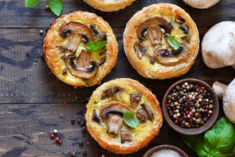 Запеченные тарталетки с овощами и шампиньонами в аэрогриле