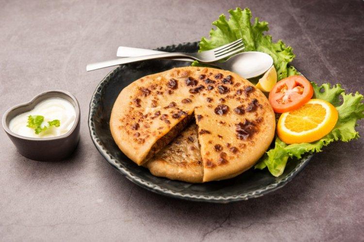 Лепешки с фаршем и зеленью на сковороде