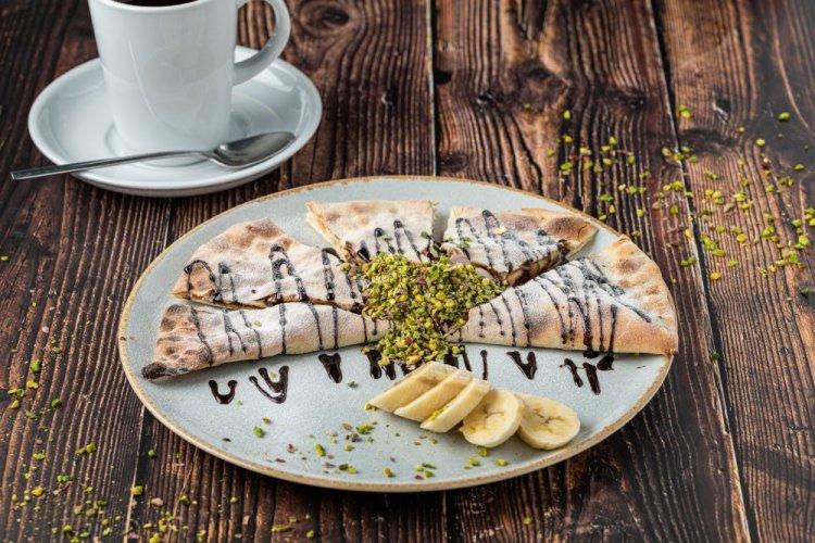 Тортилья с бананом и шоколадом в аэрогриле