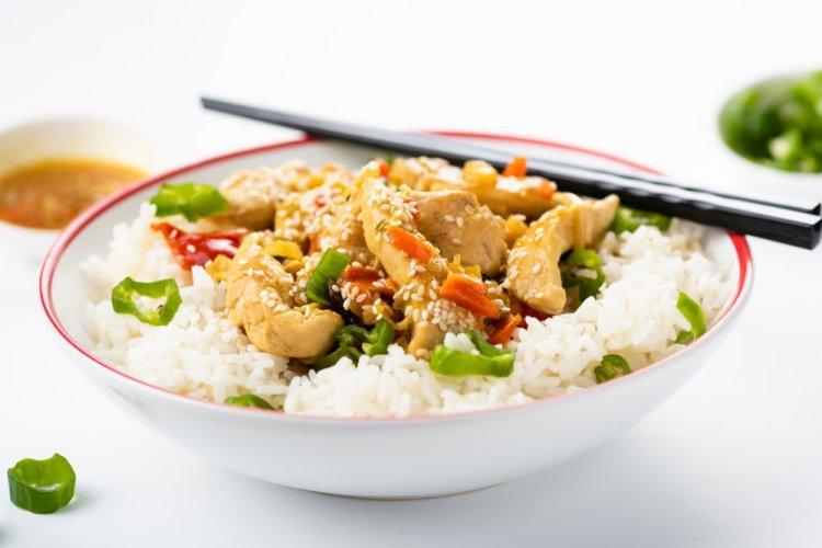Азиатский боул с курицей и рисом