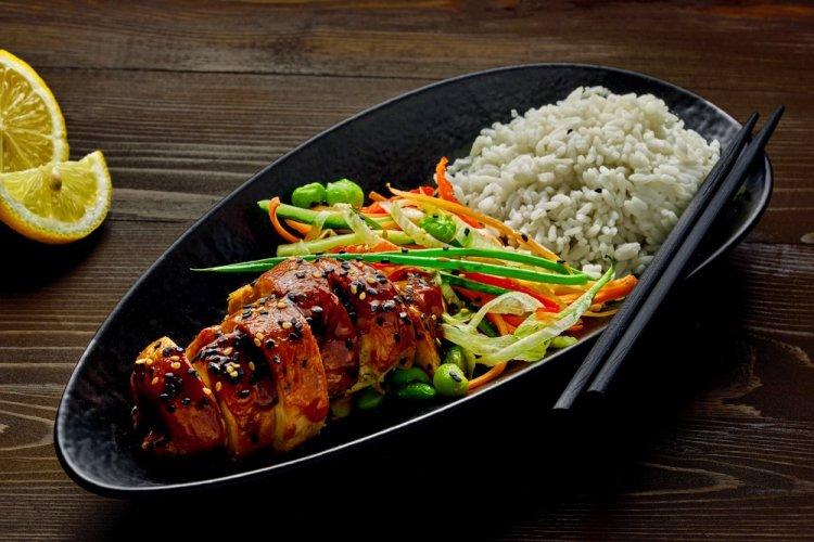 Боул с жареной курицей терияки